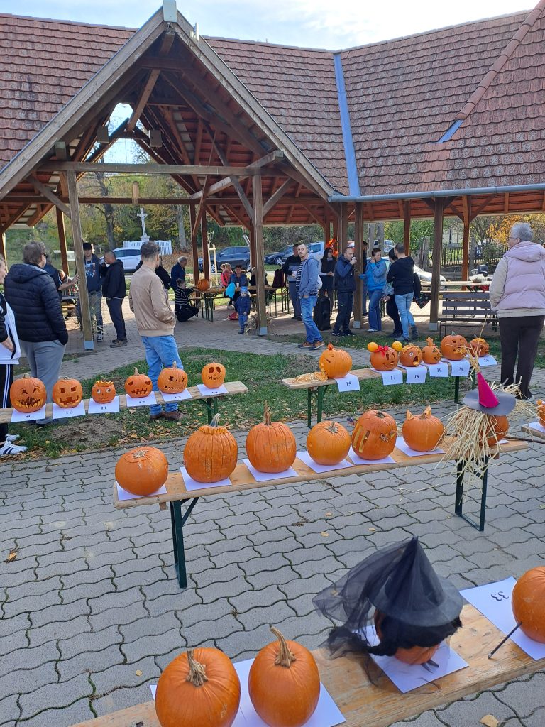 Tökfaragás és Szalonnasütés – Őszi közösségi délután Ádándon